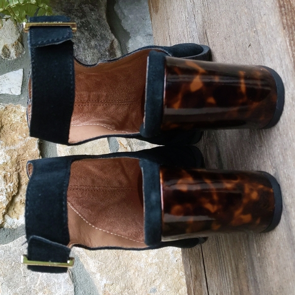 Vionic Perk Lacey Suede and Tortoise Bootie with Concealed Orthotic Support - Picture 4 of 12